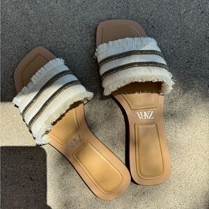 Zara Ivory Flat Slide Sandals W/Fringe Detail Size 7